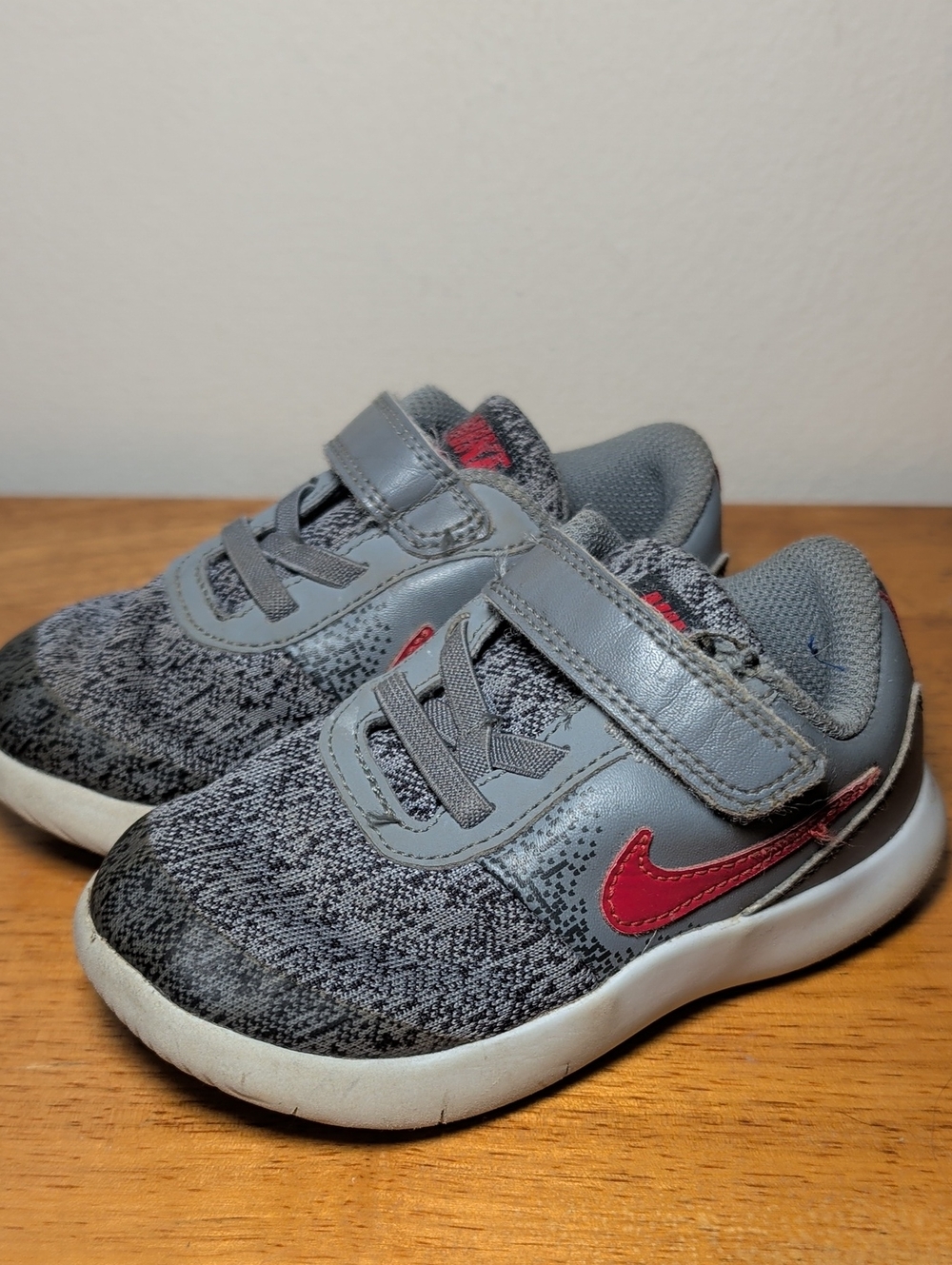 Nike Flex Contact Toddler Shoes Grey + Red Swoosh Hook & Loop Boys Size 8C